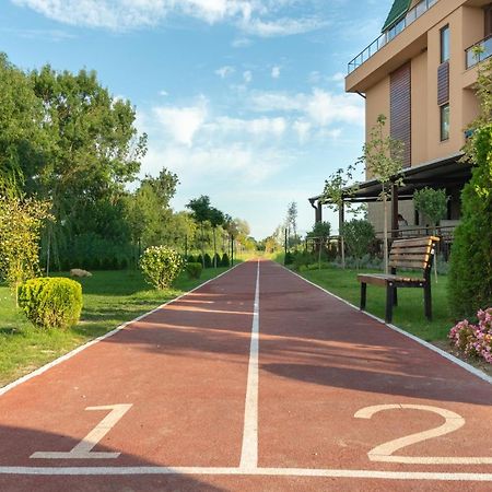 Camp And Pool Hotel Кранево Екстериор снимка