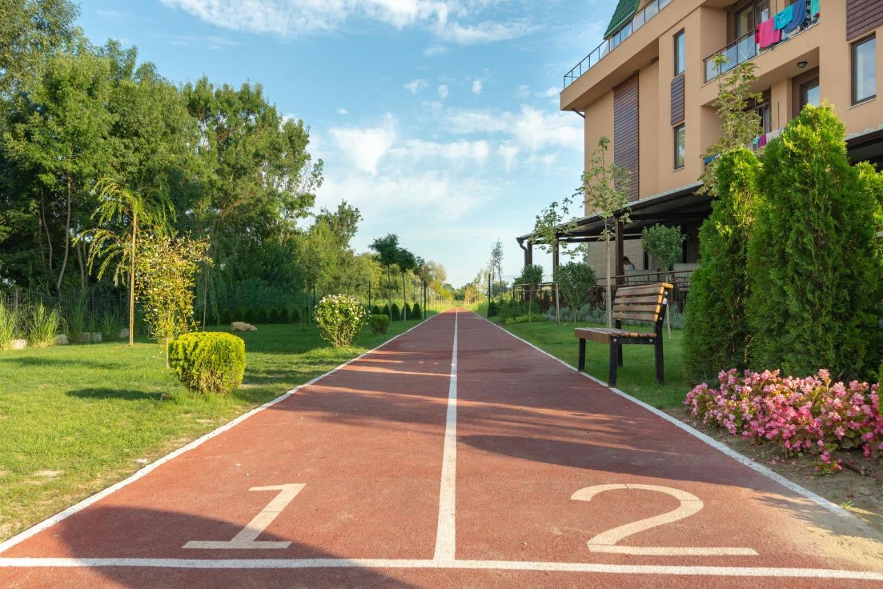 Camp And Pool Hotel Кранево Екстериор снимка
