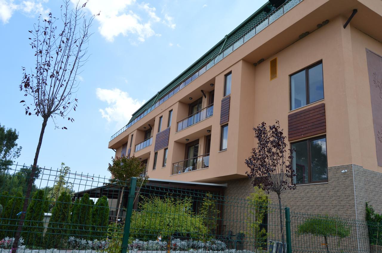 Camp And Pool Hotel Кранево Екстериор снимка