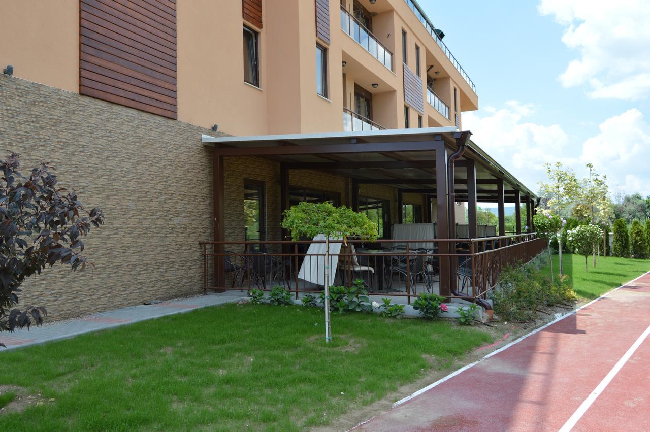 Camp And Pool Hotel Кранево Екстериор снимка