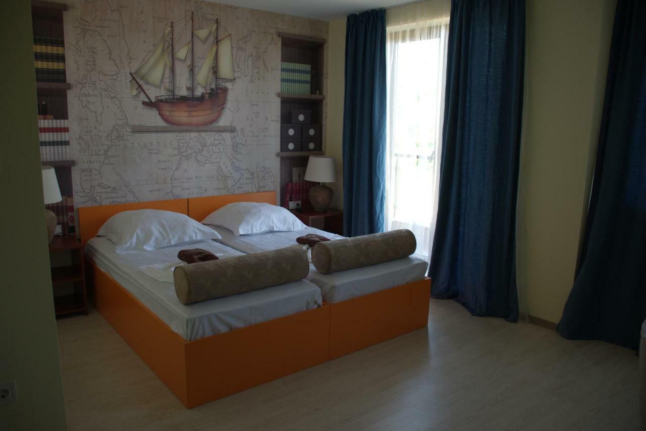 Camp And Pool Hotel Кранево Екстериор снимка
