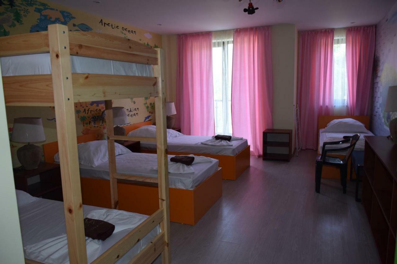 Camp And Pool Hotel Кранево Екстериор снимка