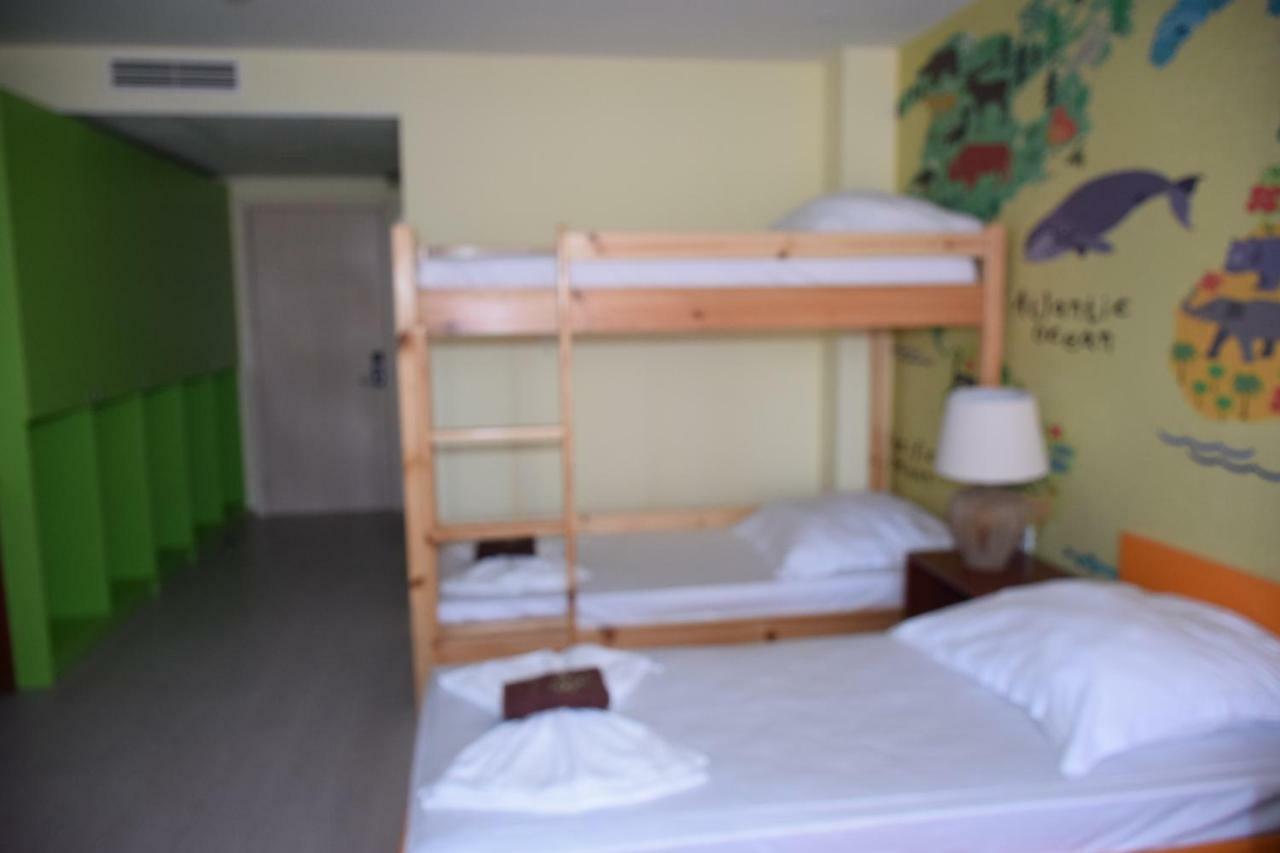 Camp And Pool Hotel Кранево Екстериор снимка